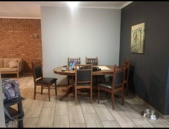 3 BEDROOM HOUSE FOR SALE IN ROOIHUISKRAAL NORTH